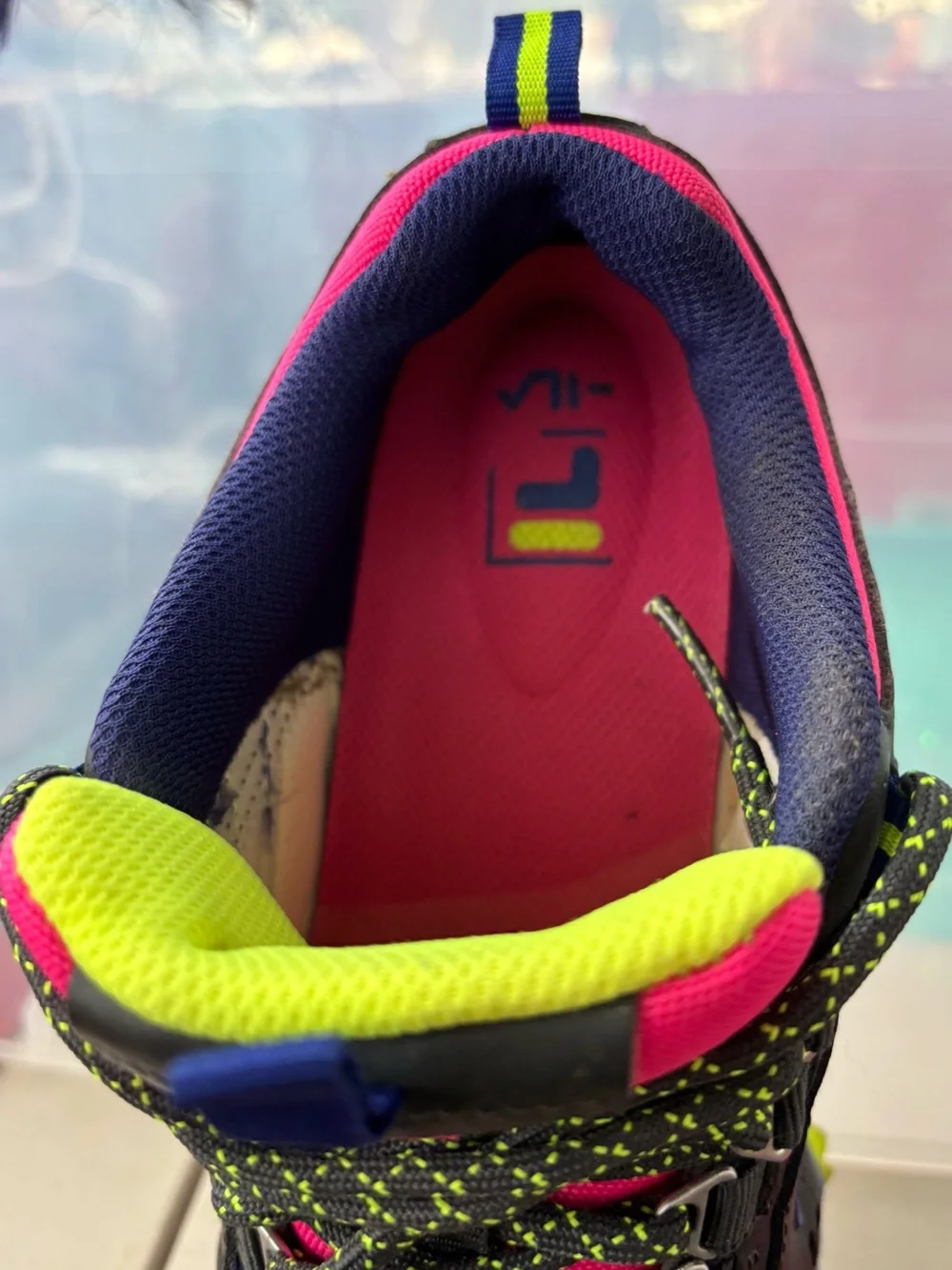 Fila vibrant pink